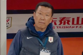 爱游戏官网入口-浓眉哥在澳大利亚队比赛中反败为胜，出色防守引发热议！-爱游戏官网入口